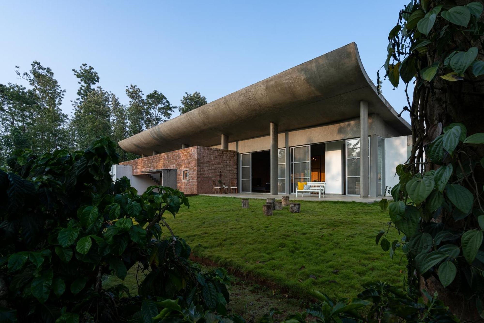 Saffronstays Cafella- A 3-Bdr Elliptical-Roof Villa In Chikmagalur Mudigere 外观 照片